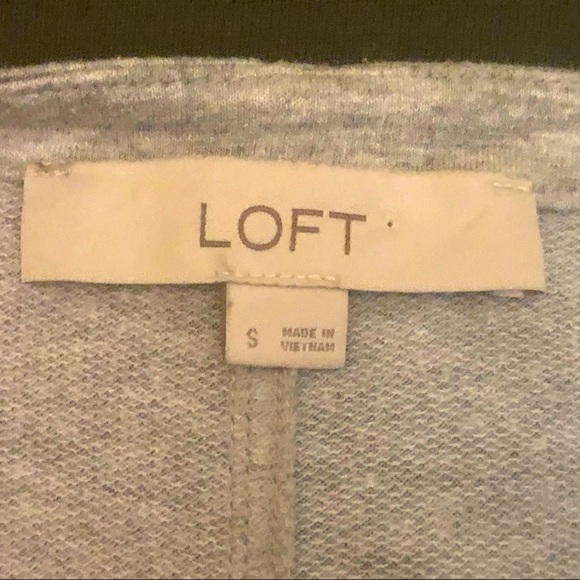 🟢 (2/$5) Sz S Ann Taylor LOFT Comfy Grey Tee Shirt - Picture 5 of 5